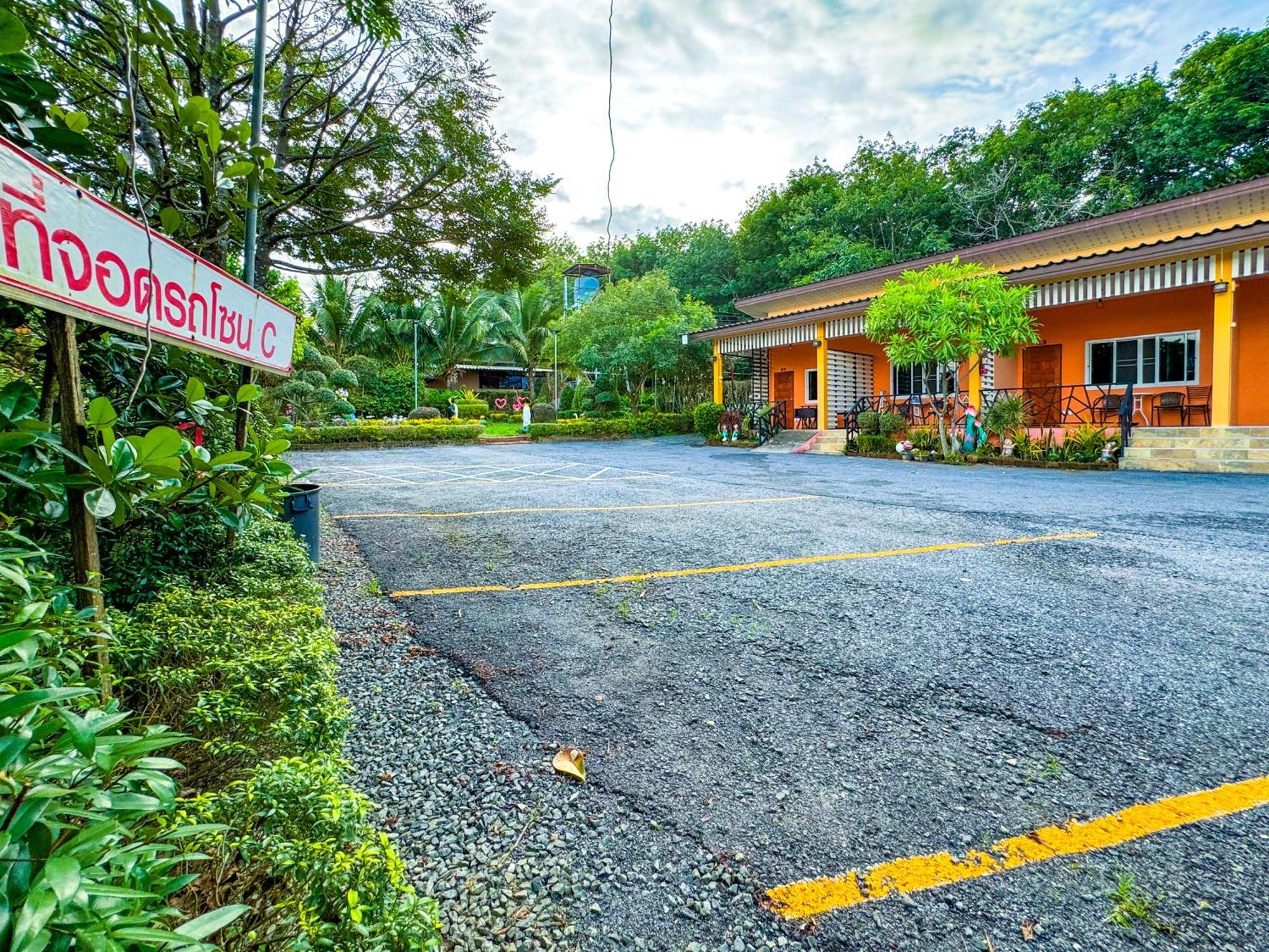 Baan Suan Mee Tang Chanthaburi Exterior foto